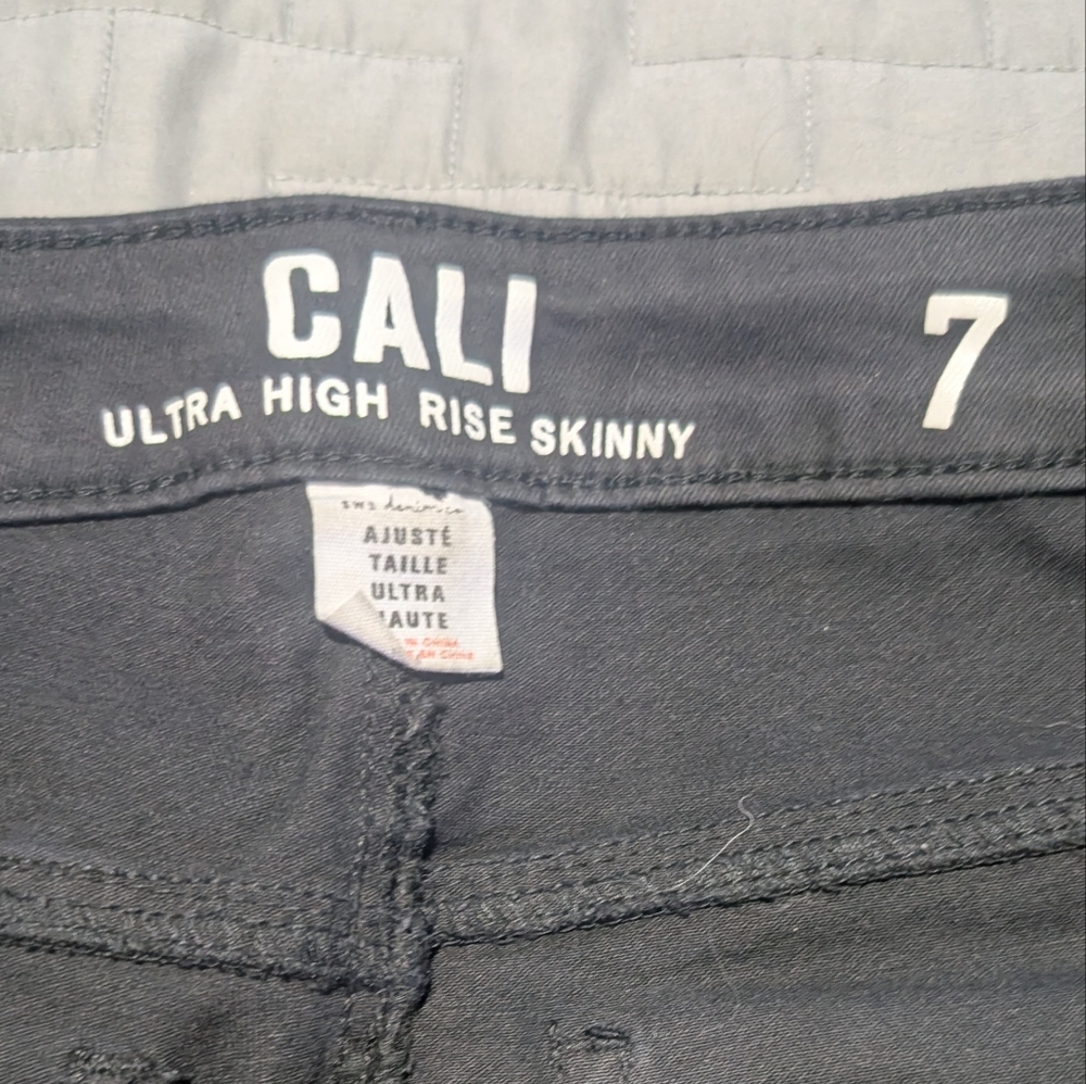 Cali Ultra High Rise Skinny Jeans - Picture 6 of 8